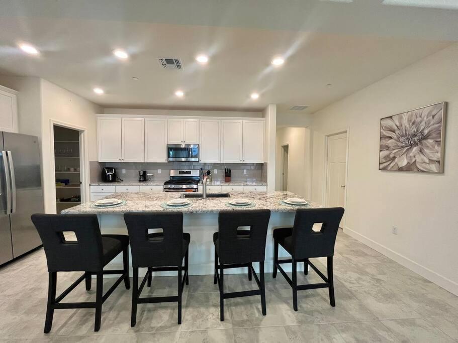 Brand-New, Beautiful & Stylish Home In Sacramento! Екстериор снимка