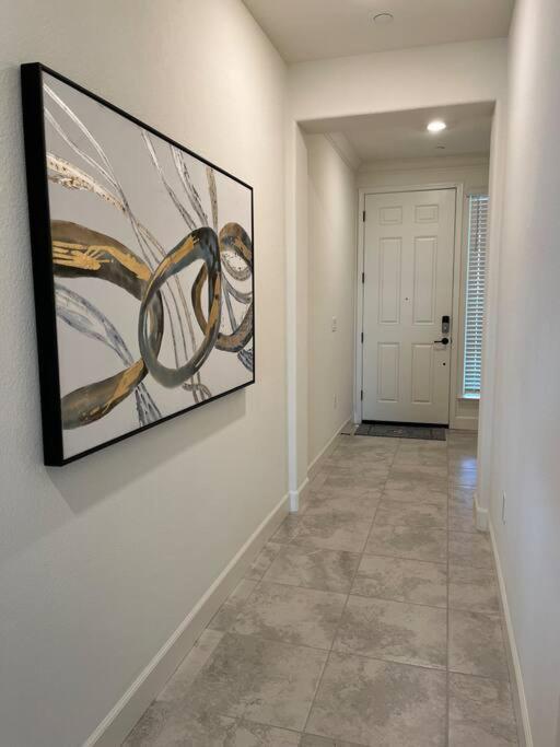Brand-New, Beautiful & Stylish Home In Sacramento! Екстериор снимка