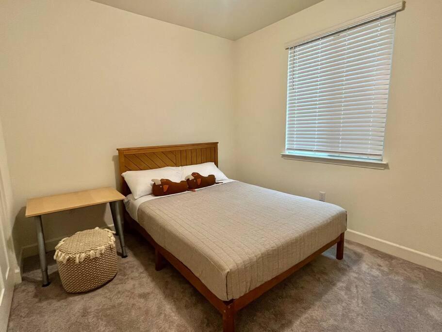 Brand-New, Beautiful & Stylish Home In Sacramento! Екстериор снимка