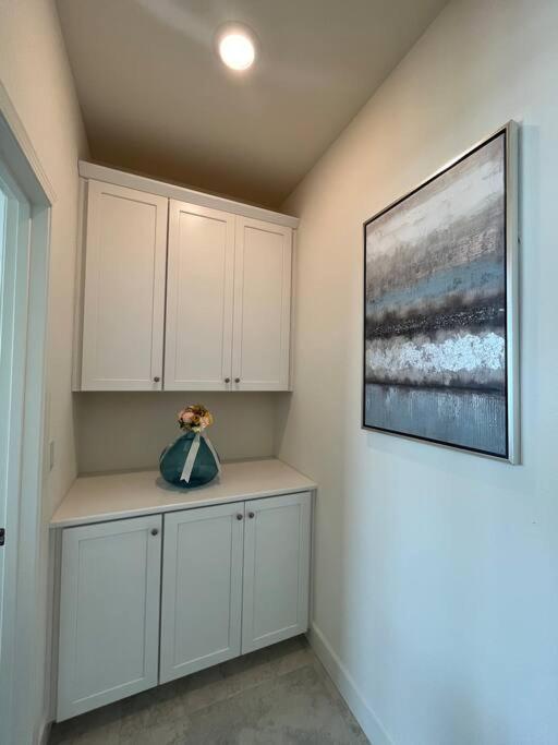 Brand-New, Beautiful & Stylish Home In Sacramento! Екстериор снимка