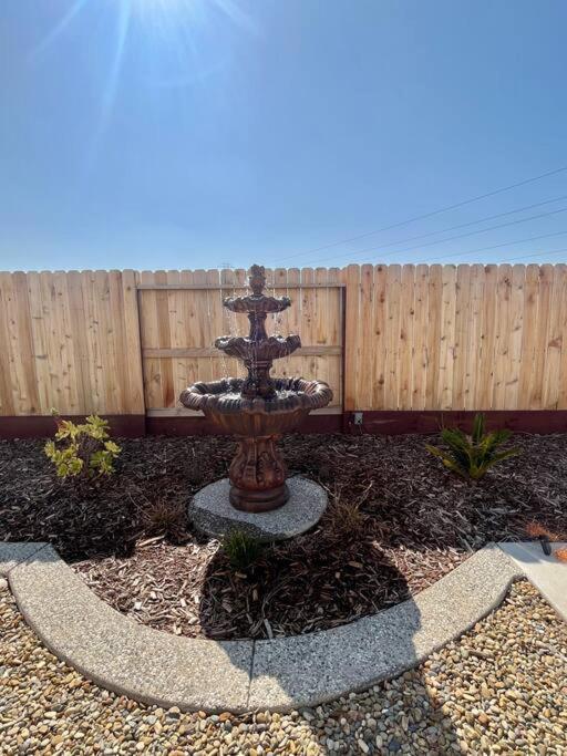 Brand-New, Beautiful & Stylish Home In Sacramento! Екстериор снимка